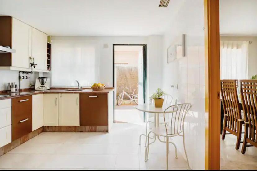 Апартаменты 2 La Casa De Marilo Томарес Экстерьер фото